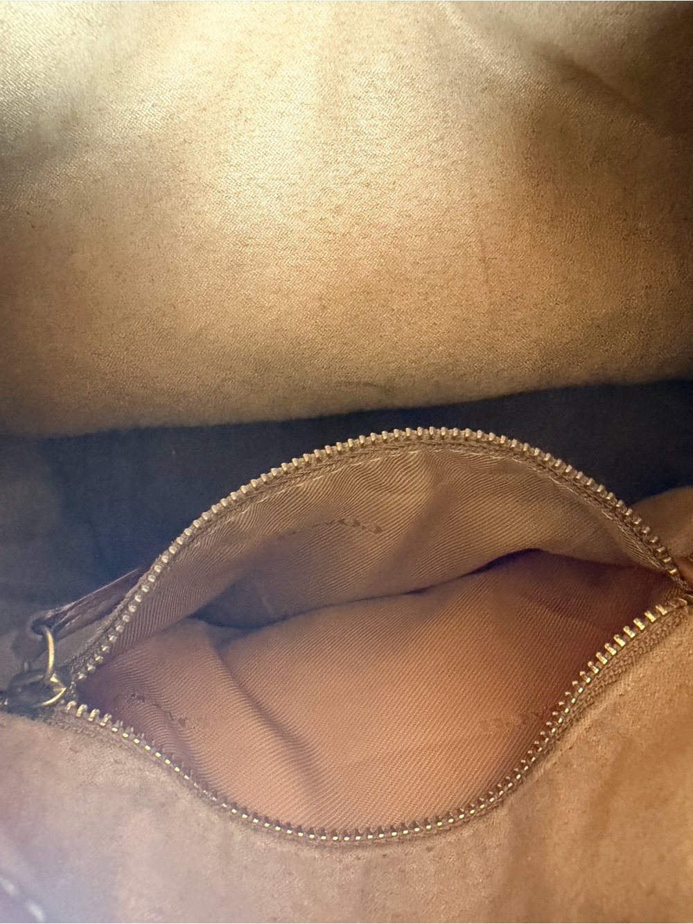 Coach horse and carriage print 2 way bag,ivory and brown - Picture 13 of 16
